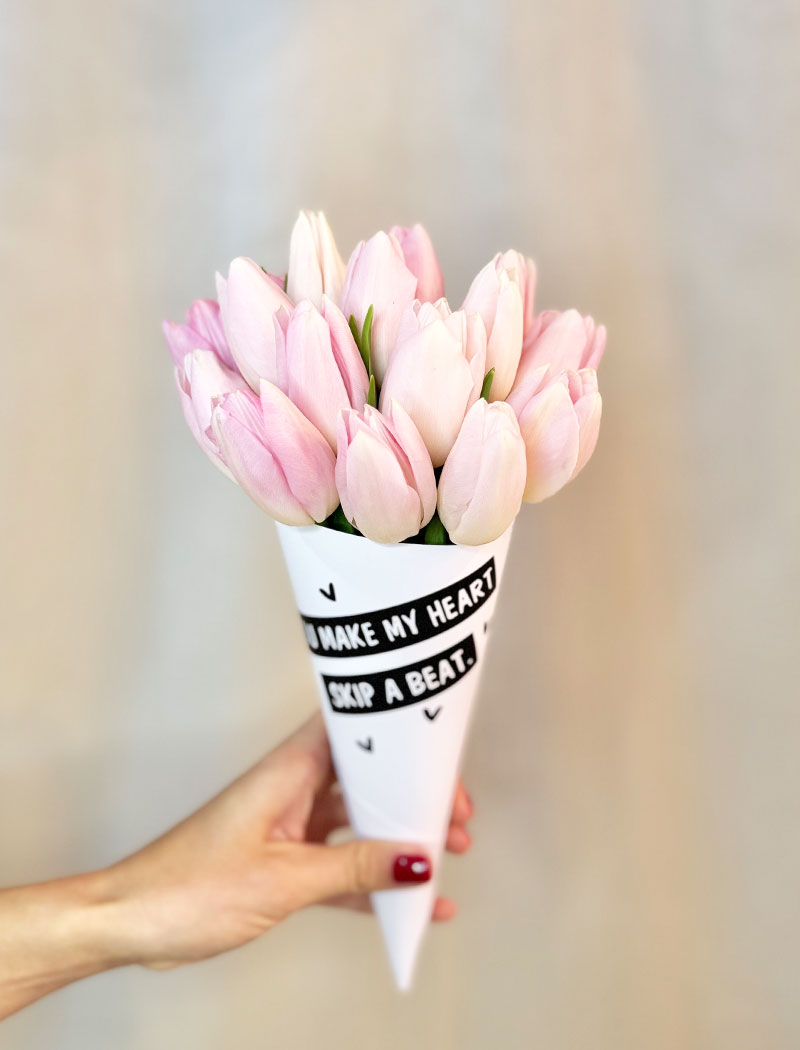 BOUQUET TULIPS CONE