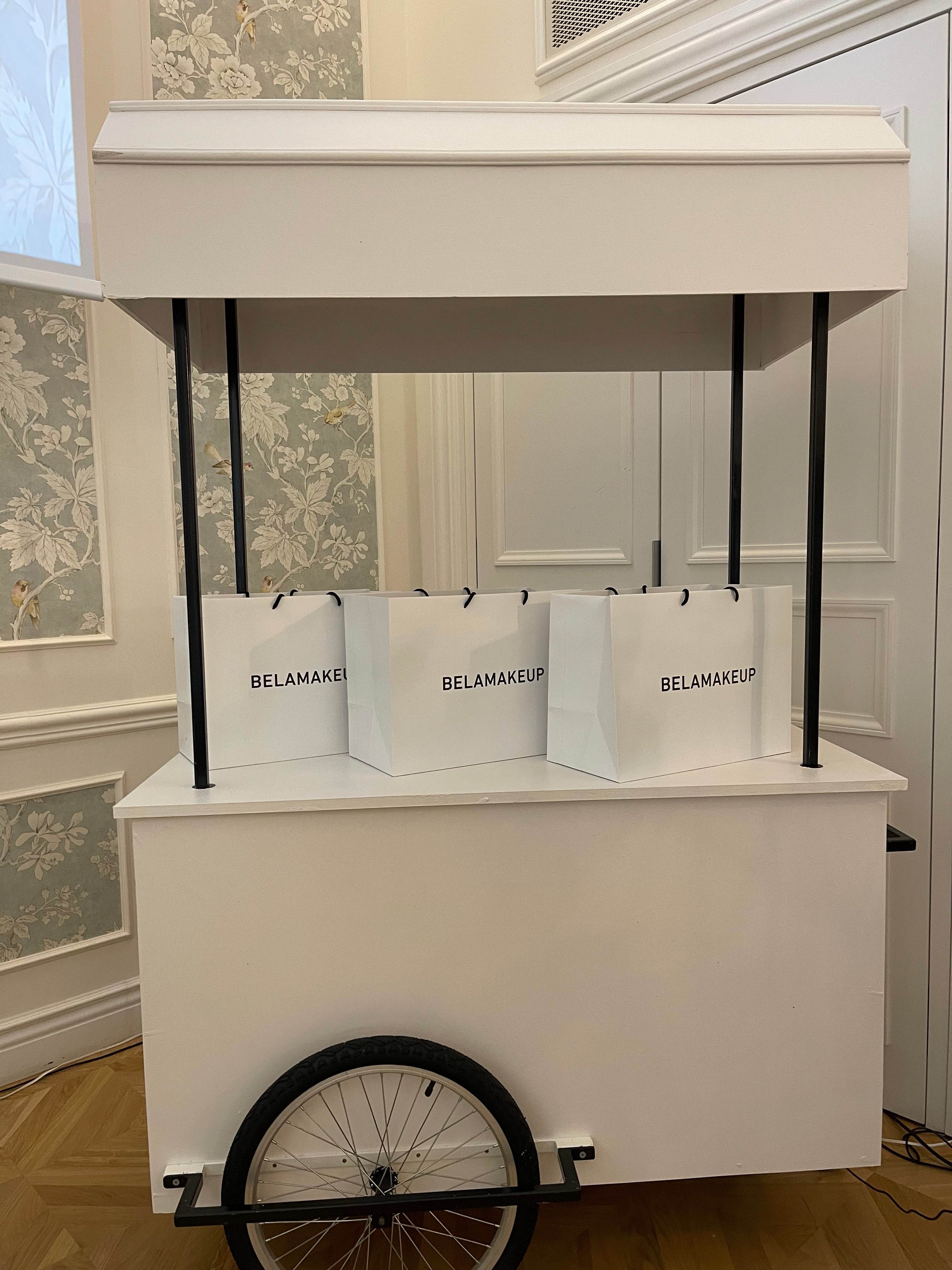 Bisou carts